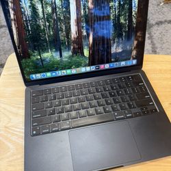 2022 MacBook Air M2, 256gb SSD 13.6”