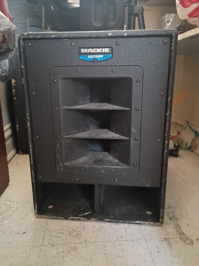 2 Mackie Subwoofers