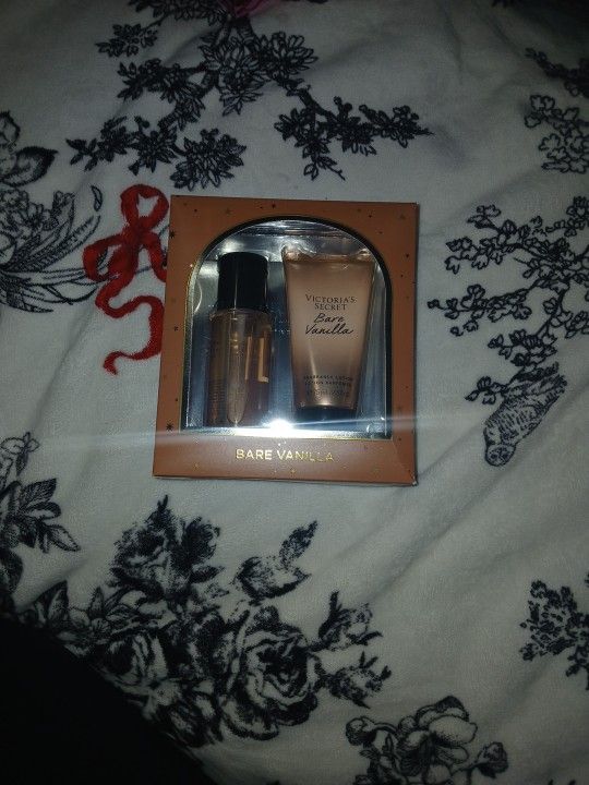 Victoria's Secret bare Vanilla