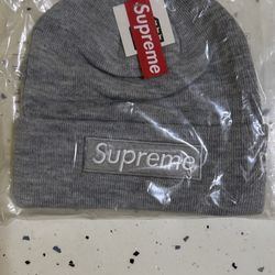 NEW Supreme Beanie ( Grey on Grey )