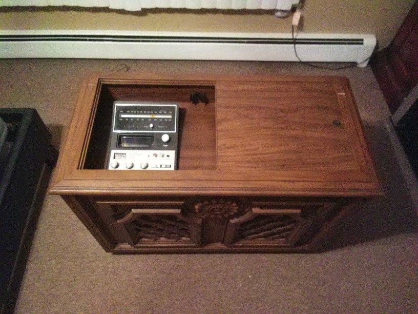 70' JC Penney Stereo AM/FM Radio And Vinyl Player