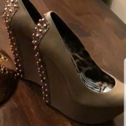 Betsey Johnson Wedges