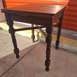 Antique small Oak Expanding Draw Leaf Dining Table