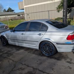 2003 BMW 330i Manual