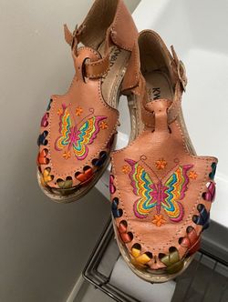 Used Huaraches Girl Size 2