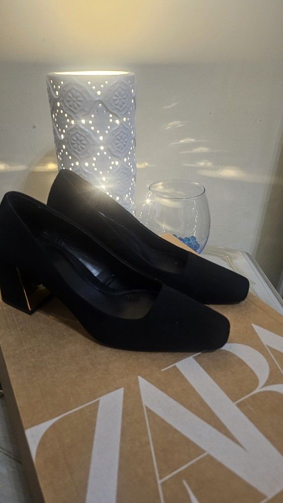 Zara" 39........8 Size Us...