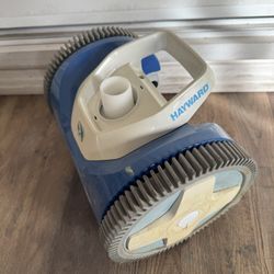 Hayward Aquanaut Pool Cleaner 