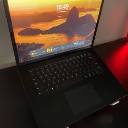 Microsoft Surface Laptop 3 (15 Inch) – i7, 16GB RAM, Like New