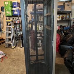 HP Server Rack (FREE)