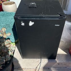 Mini Fridge For Sale $50
