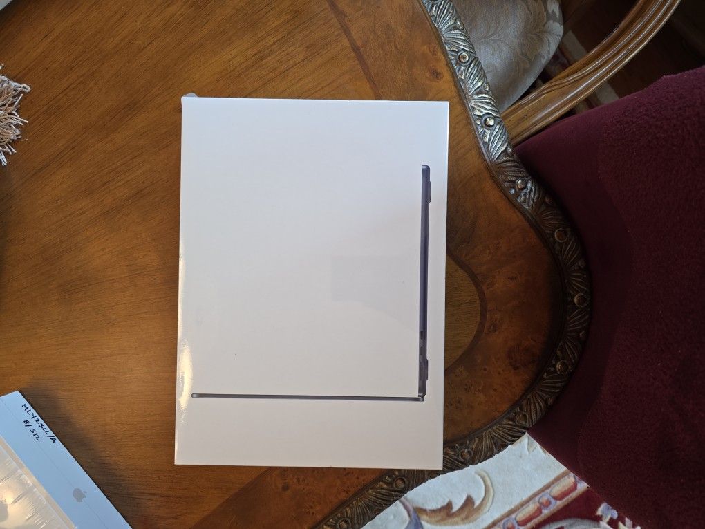 13.6 MacBook Air M2 Sealed, Never Opened 