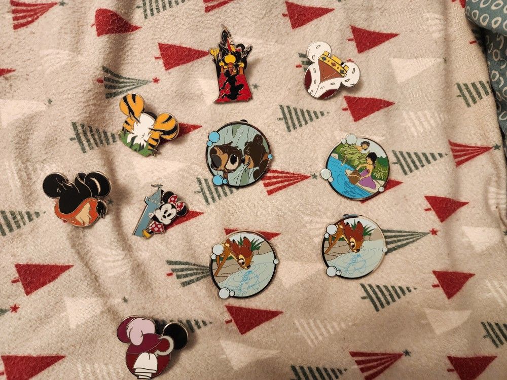 Disney pins