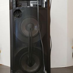 The SONY RDH-GTK37iP Black Personal Audio System Party Speaker 