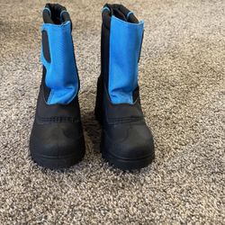Size 8 Snow Boots