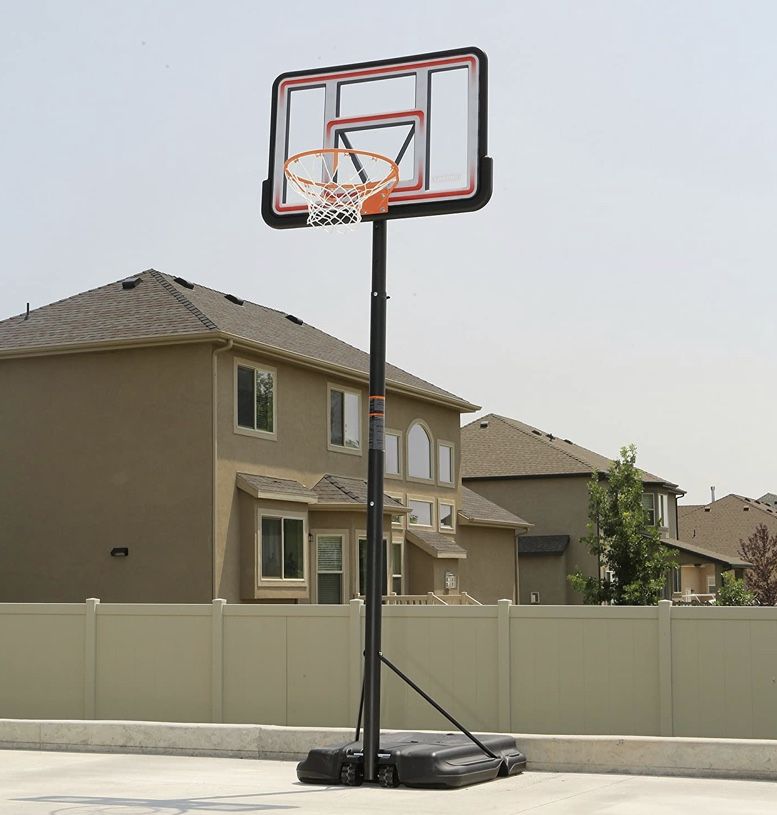 Lifetime Basketball Hoop 🏀