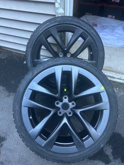 TESLA MODEL S OEM 21” Pirelli P Zero Winter Wheel & Tire Package. 0 miles!!