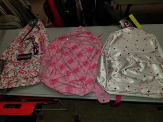 3 girls back packs