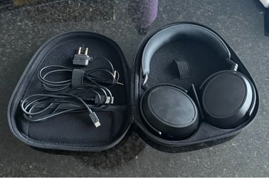 Sennheiser Momentum 4 Headphones in Black