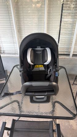 Graco SnugRide SnugFit DLX Infant Car Seat