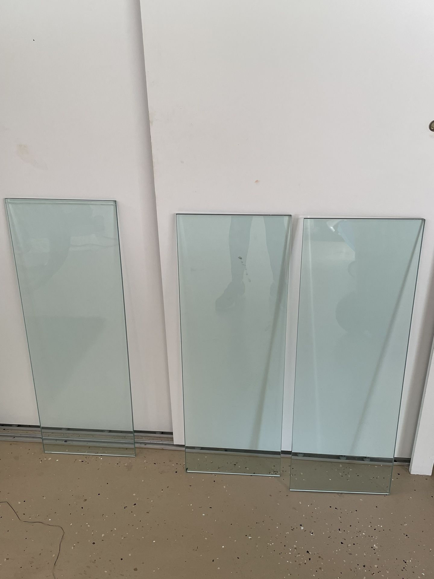 6 glass shelves - 33 inx 12in x 1.75 cm 