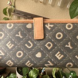VTG Dooney & Bourke Wallet 