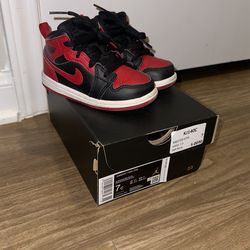 Jordan 1 Mid
