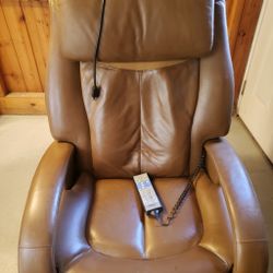 Electric Recliner Chair - Like New - Louisville, KY