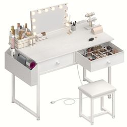  glam BEAUTY STATION  WITH BUILT IN CHARGER FOR  PHONE AND BEAUTY TOOLS *** BRAND NEW***