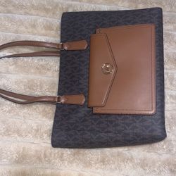 MICHAEL KORS Bag With A LG Pocket Tote 
