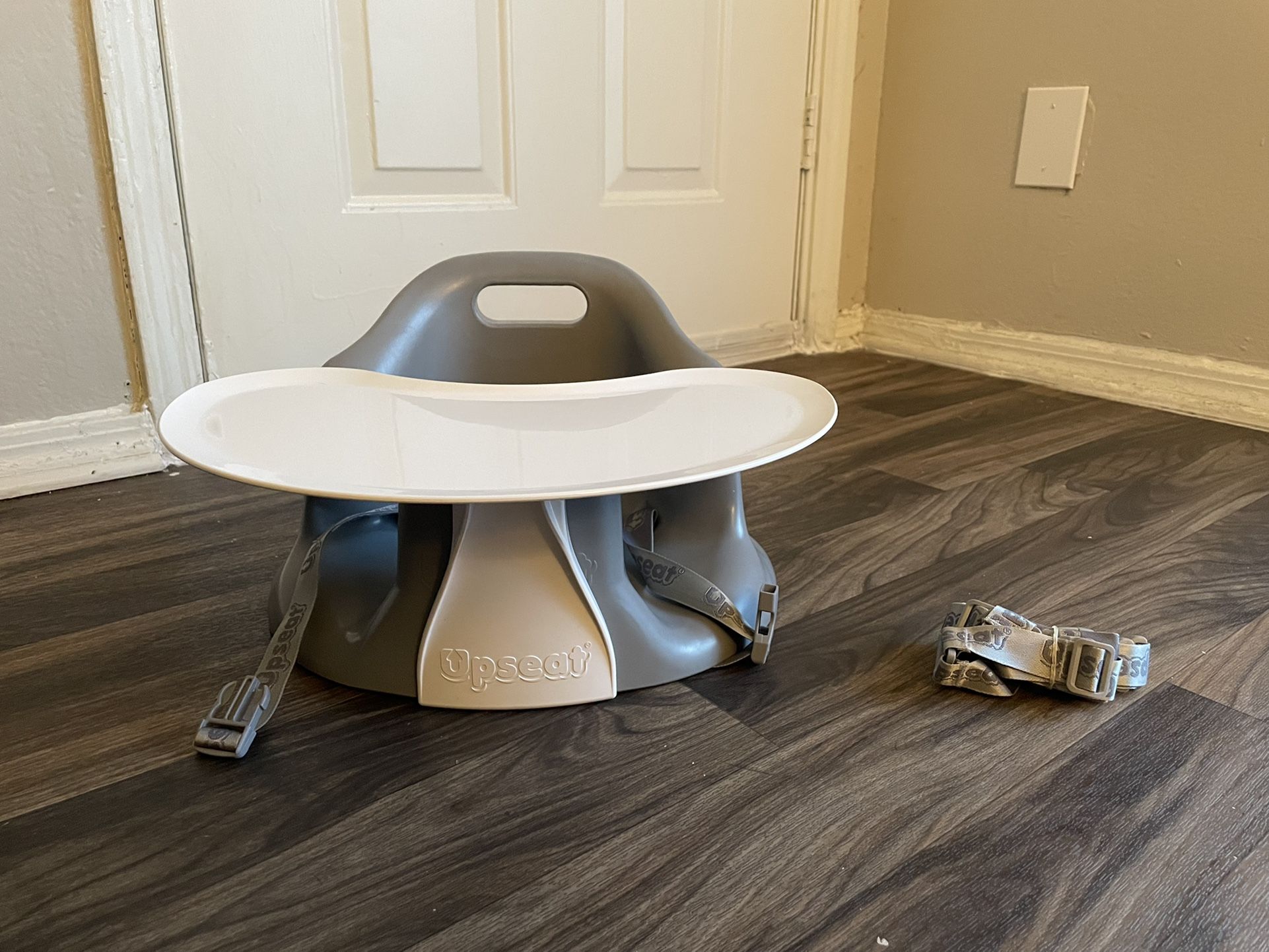 Upseat w/ Tray & Dining Chair Attachments