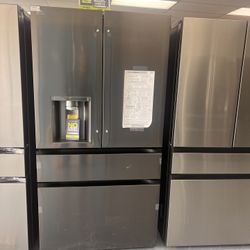 29 cu. ft. SMART Standard Depth MAX French Door Refrigerator with Full Convert Drawer in Black Stainless Steel