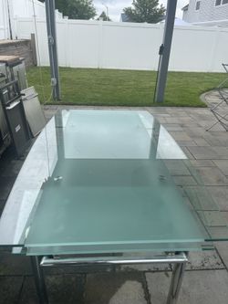 Extendable Glass Table
