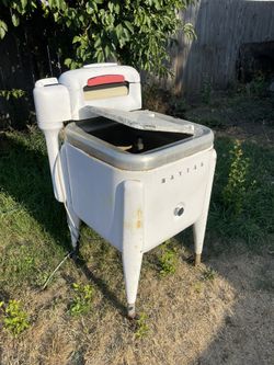 1950s Maytag E2L Vintage Wringer Washer