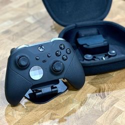 Nearly Perfect Xbox Elite Series 2 Controller Full Kit + Case + Accessories