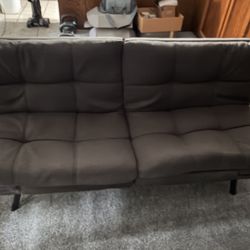 Adjustable couch/futon