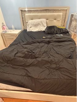 QUEEN SIZE BED + MATTRESS + NIGHT STAND