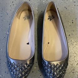 2b BeBe Women’s Flats - Size 7.5 US