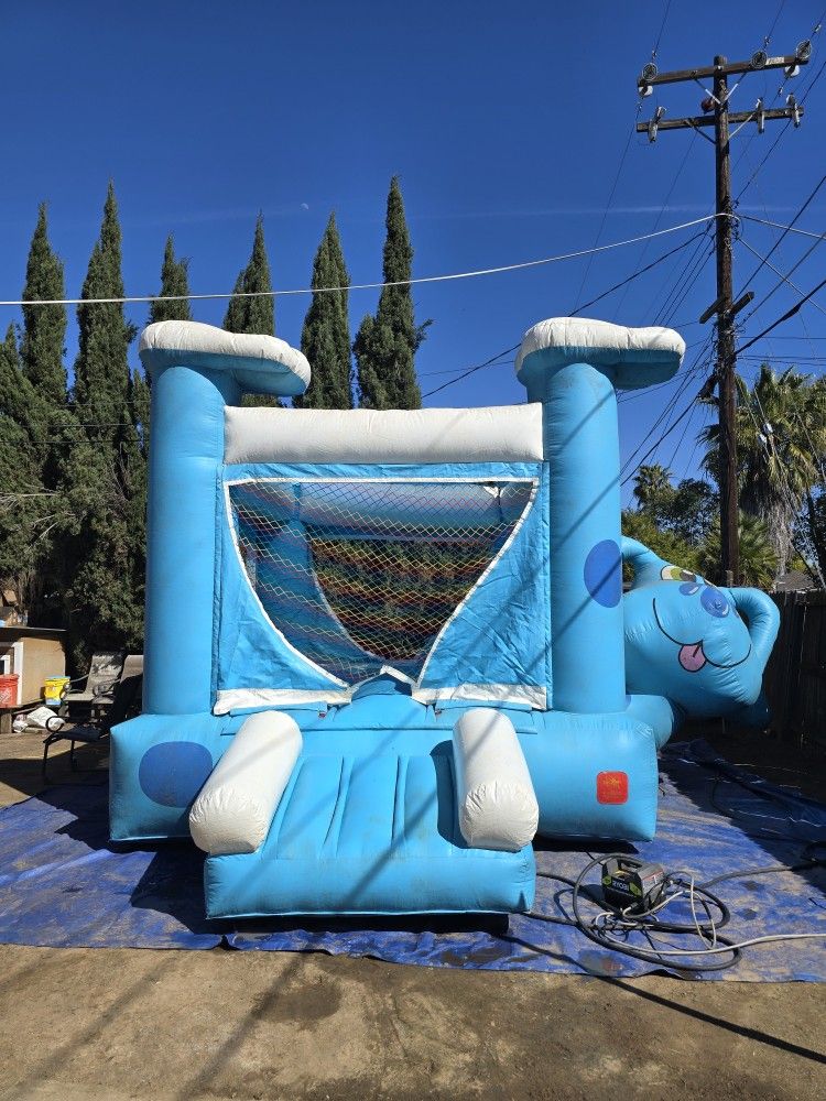 Blue Dog Jumper Bouncy House
