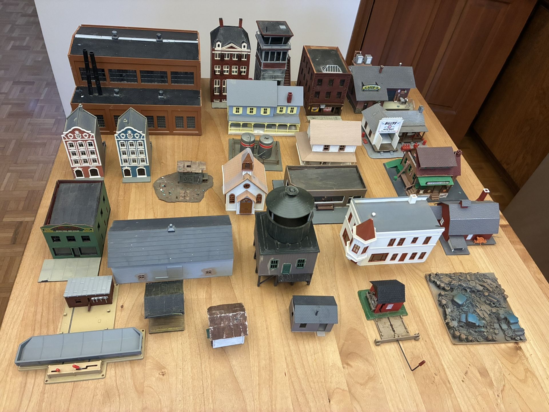 LARGE Vintage Model Train Parts Lot 1 of 2 Pieces Buildings