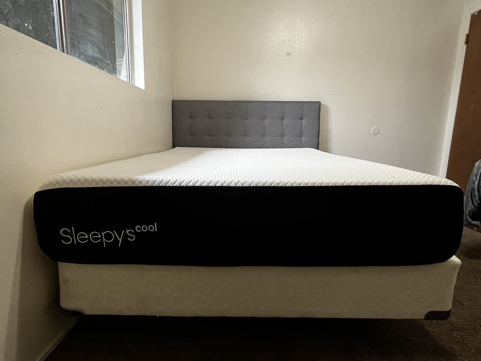 Bed Frame With Queen Mattress 