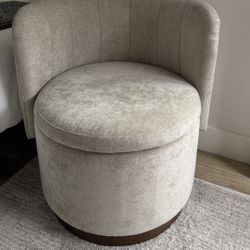 Upholstered Chair 