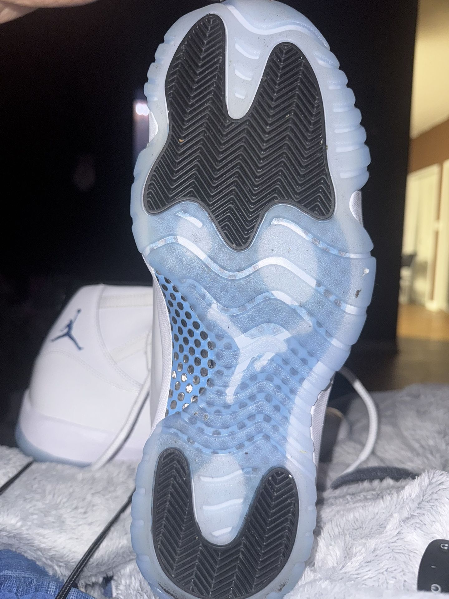 Jordan 11 Columbia