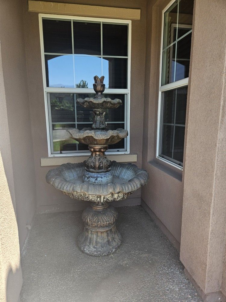 Outdoor fountain With Pump 