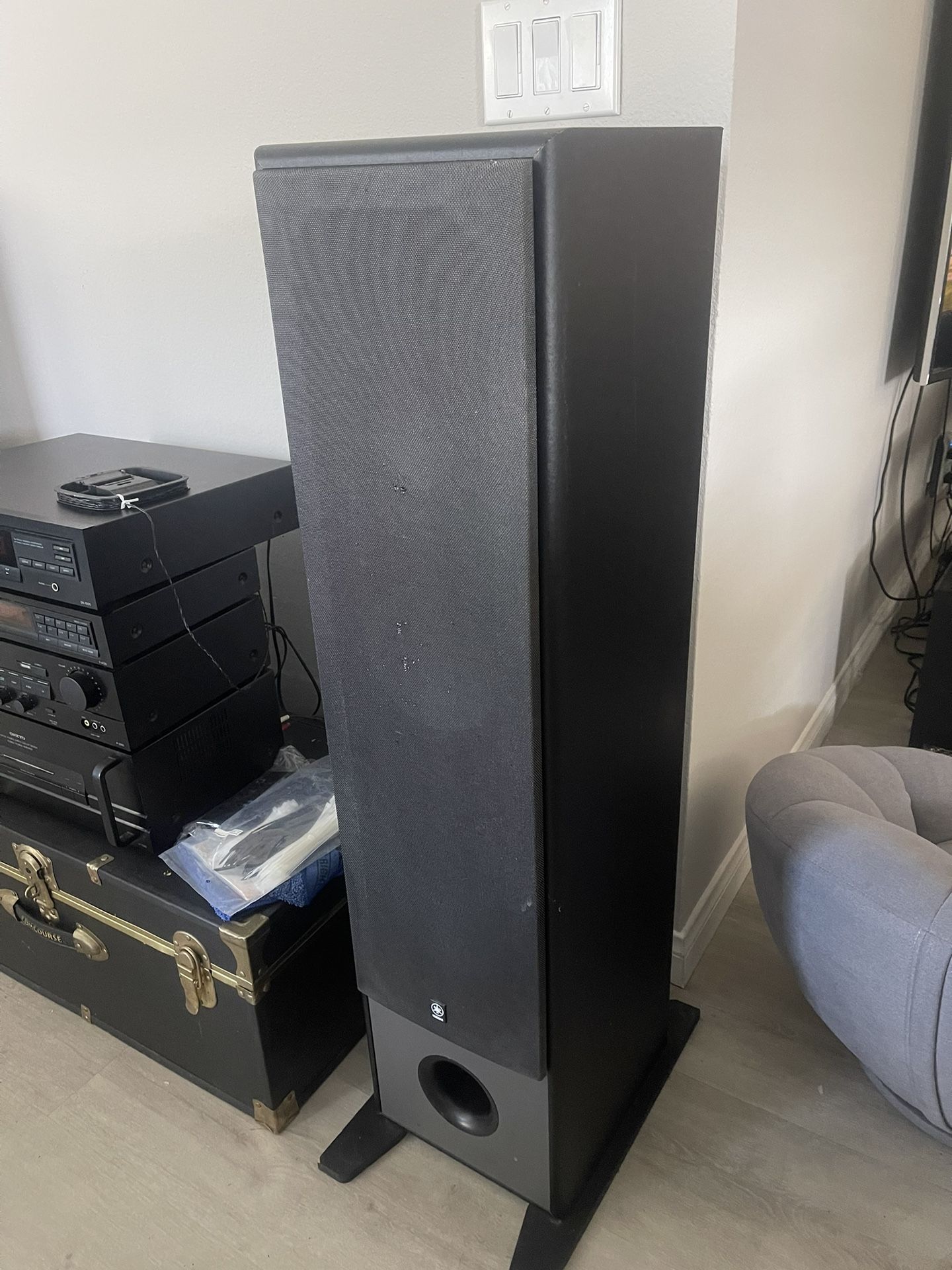 Yamaha NSA200XT Floor Tower Speakers for Sale in San Diego, CA OfferUp