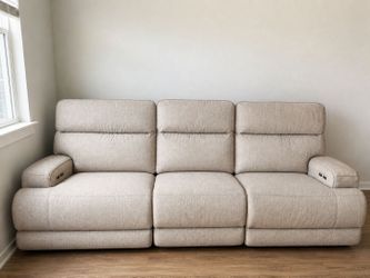 LUXURY POWER RECLINING SOFA WITH MASSAGE – LIKE NEW – MUST GO! 🔥  Upgrade your living room with this beautiful modern luxury power reclining sofa wit