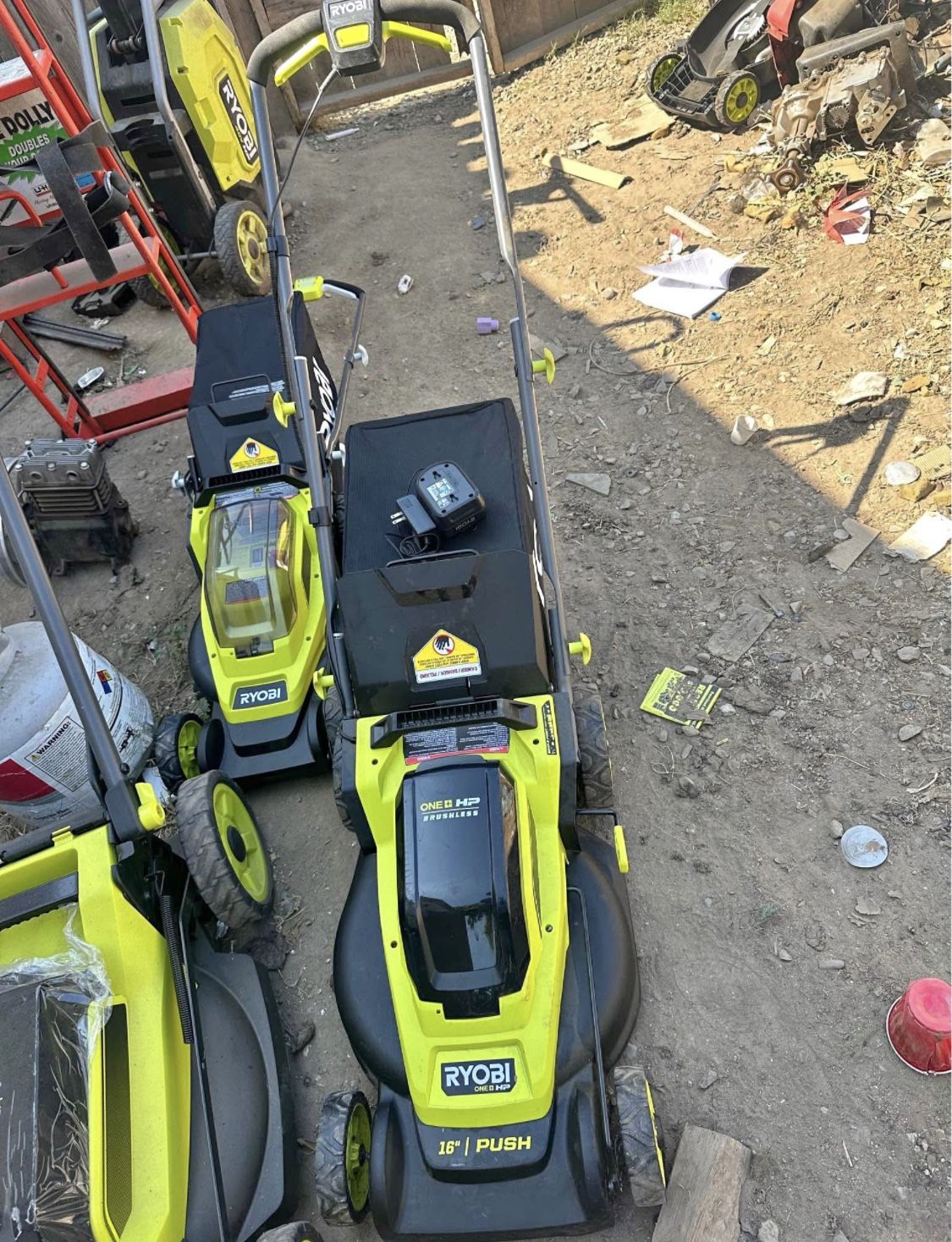 RYOBI ONE+ HP 18V 16-Inch Brushless Cordless Push Lawn Mower with 1 x 4.0 Ah Batteries and (1) Charg