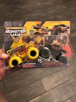 Monster Jam 2026 Series 36 CLASSROOM CRUSHER vs MAYHEM• Metal 1:64 Scale - New