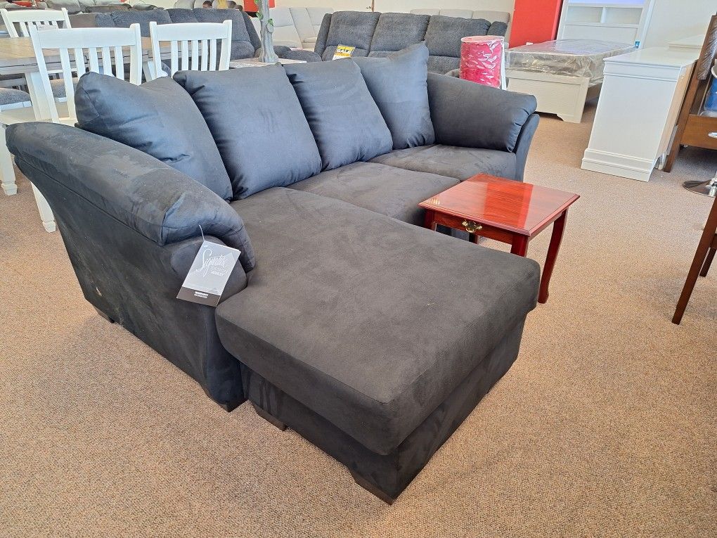 Darcy Black Sectional 