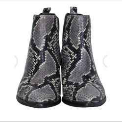 MARC FISHER Yale Chelsea Snakeskin Print Block Heel Grey & Black Boot Size 7.5