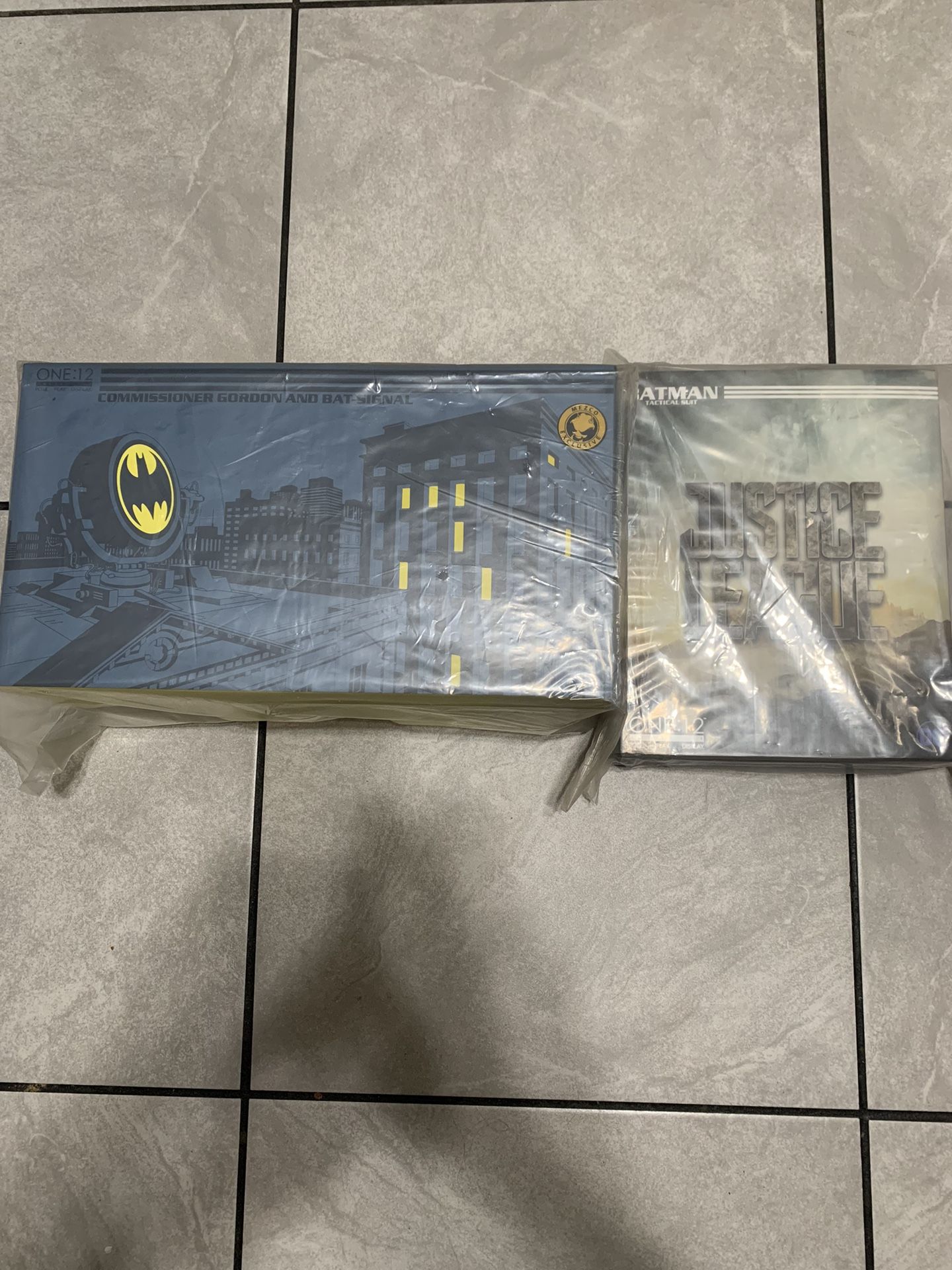 Mezco One 12 Batman And Commissioner Gordon Brand New !!!!